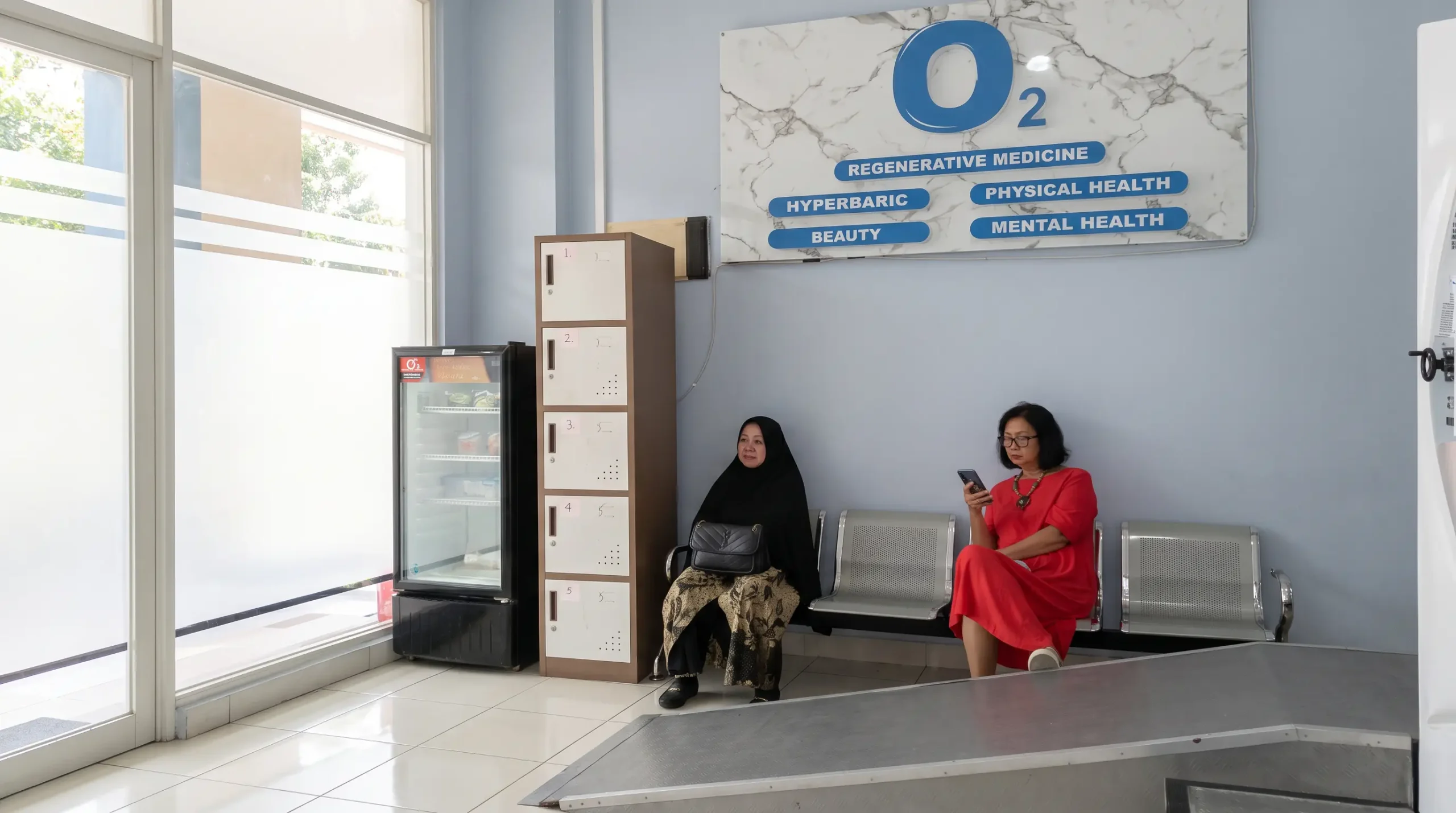 ruang tunggu agni hyperbaric bekasi